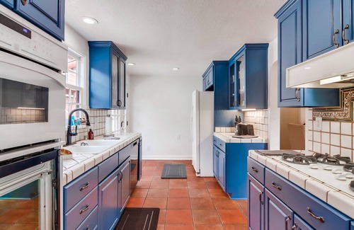 Old Town Maison | Casa Mariposa |3BR Charming Old Town Home +Hot Tub
