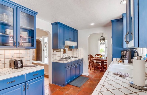 Old Town Maison | Casa Mariposa |3BR Charming Old Town Home +Hot Tub