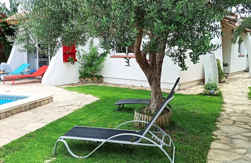 Les Tres Cales Chalet De Ski | Casa Mediterránea