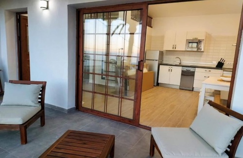 Alojera Maison | Casa Mercedes: sunset with panoramic views of the sea and the mountains.