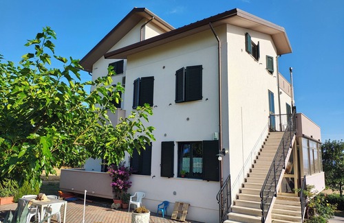 San Costanzo Appartement | Casa Meris - Apartment in the hills with sea view near the beach
