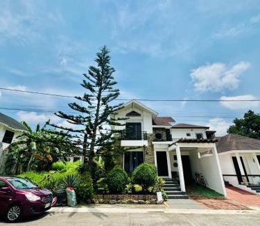Amadeo Appartement | Casa Miranda Entire House in Tagaytay