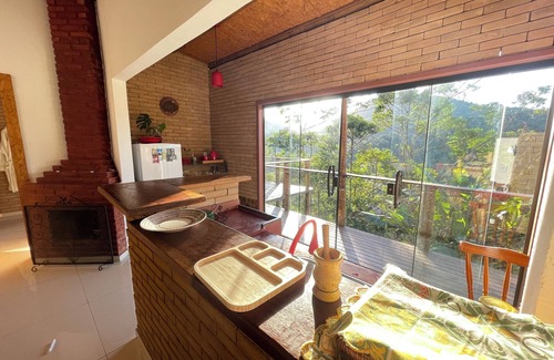 Teresopolis Chalet De Ski | Casa Mohini: Deck Para Montanha e Lareira. Piscina Natural e Templo a 5 min