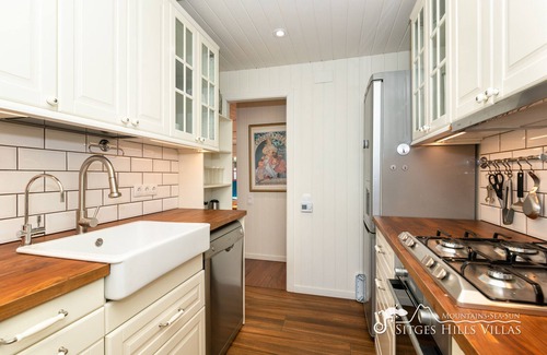 Olivella Chalet De Ski | Casa Mokki avec piscine privée, bain à remous et vue sur le parc du Garraf