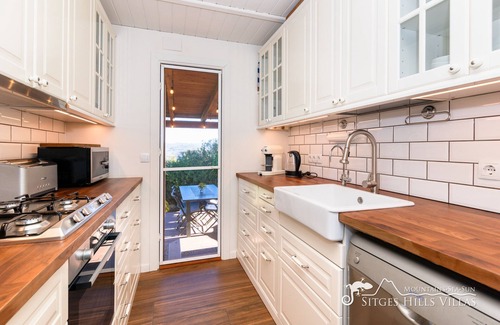 Olivella Chalet De Ski | Casa Mokki avec piscine privée, bain à remous et vue sur le parc du Garraf