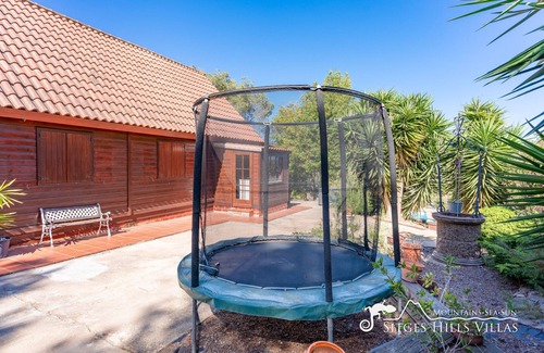 Olivella Chalet De Ski | Casa Mokki avec piscine privée, bain à remous et vue sur le parc du Garraf