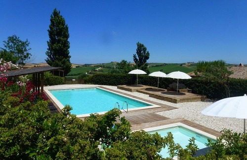 Montecarotto Appartement | Casa Montale, 4/5 Cantina, maison de campagne typique, gr. Piscine, isolé, vue panoramique