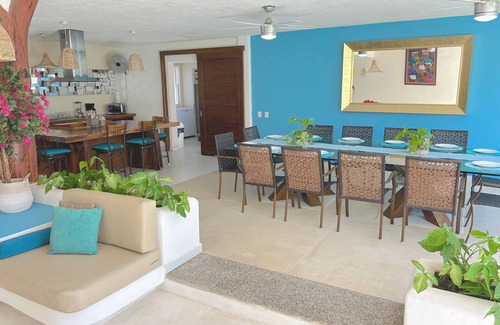 Barra Vieja Villa | "CASA PLAYA ENCANTADA" ACAPULCO ¡¡¡...COMO EN CASA...PERO, CON PLAYA...!!!