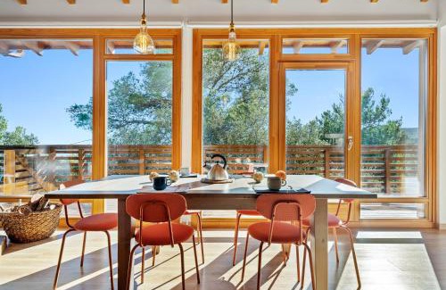 Montreal Maison | Casa nórdica en el bosque con vistas al mar