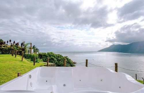Prainha Maison | Casa na costeira com vista para o mar