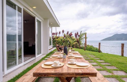 Prainha Maison | Casa na costeira com vista para o mar
