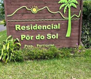 Osorio Maison | Casa na lagoa do Palmital com acesso à lagoa na propriedade e localizada apenas a 13 km da praia de Atlântida Sul e do Centro de Osório Lugar com Natureza-Wi-Fi 1 cama de casal e um beliche 2 solteiros