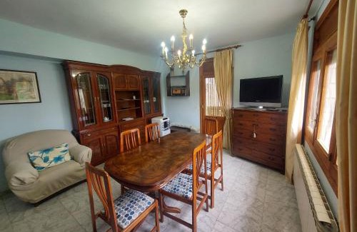 Abiego Appartement | Casa Nasarre- Acogedora casa rural con garaje con vistas a la Sierra de GUARA