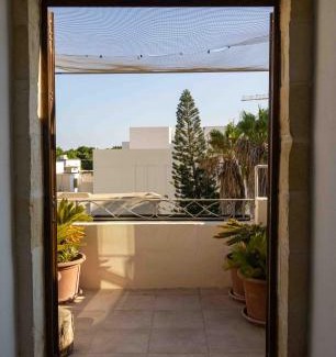 Naxxar Villa | Casa Naxxar 4 Floor Townhouse and Private Pool