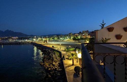 Porticello Maison | Casa nel borgo marinaro di Santa Nicolicchia