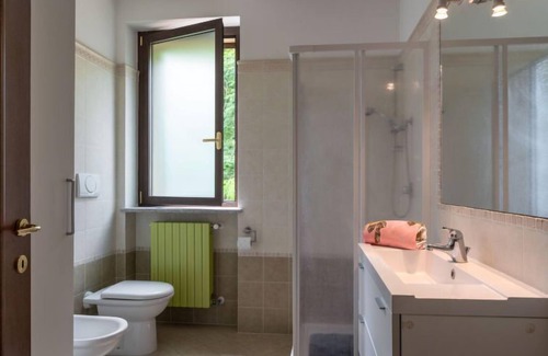 Ferrere Maison | Maison Casa Nocciola à Ferrere - 11 personnes, 5 chambres