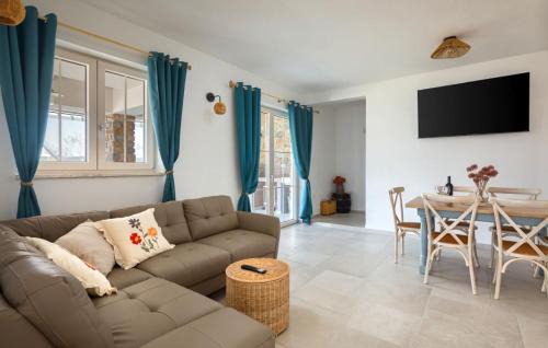 Sculci Villa | Casa Nona Anica by Villas Guide
