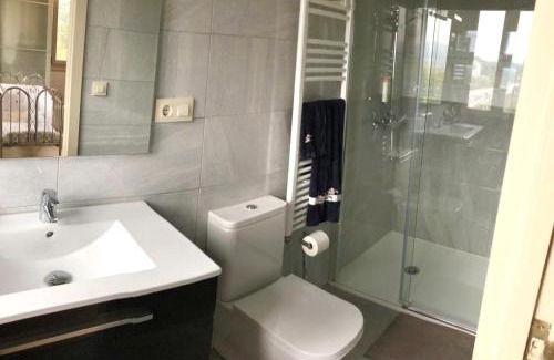 Castro Caldelas Maison | Casa nueva con jardín y wifi en Ribeira Sacra
