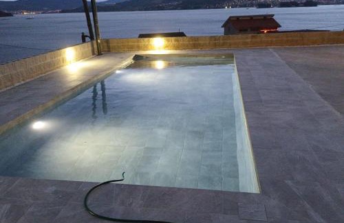 San Adrian de Cobres Maison | Casa nueva con piscina y vistas al mar