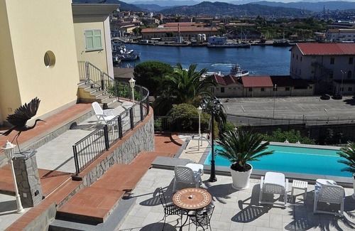 La Spezia Maison | Casa Nuria B: Un studio moderne et agréable face au soleil et à la mer.