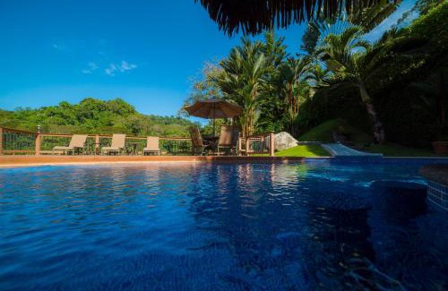 Jaco Maison | Casa Oasis 5 bdrs private pool in Los Suenos