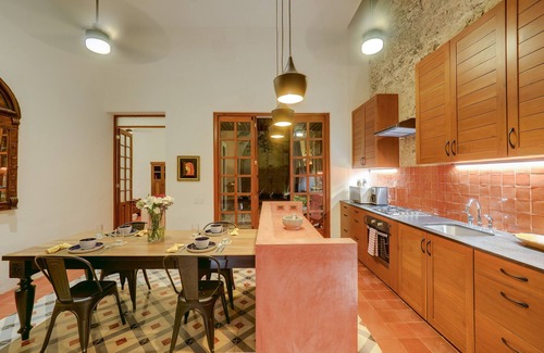 Barrio de Santiago Maison | Casa Osito - Santiago Architectural Masterpiece