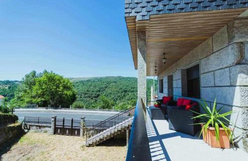 Entrimo Maison | Casa Ourense Guxinde