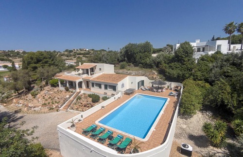 Poco Partido Villa | Casa Ouriços, grande piscine, barbecue, plage à pied
