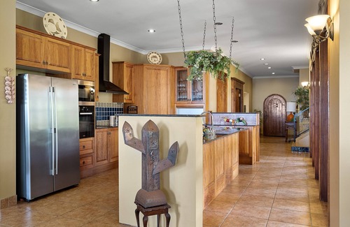 Swan Bay Maison | Casa Pacifica - A trip to Spain, 2 Hours From Sydney. Luxury Waterfront Villa, Escape, Relax, Reset.