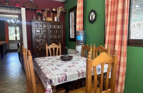 El Tiemblo Chalet De Ski | Casa para fiestas 16 personas, barbacoa y terraza