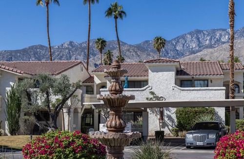 Tahquitz River Estates Copropriété | Casa Parocela - Lovely Condo in the Heart of Palm Springs - Permit #9475
