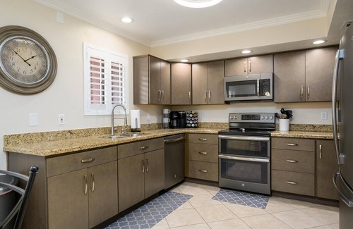 Paradise Valley Village Copropriété | CASA Patty'O - Anasazi Village - Bright and open condo, pet-friendly.