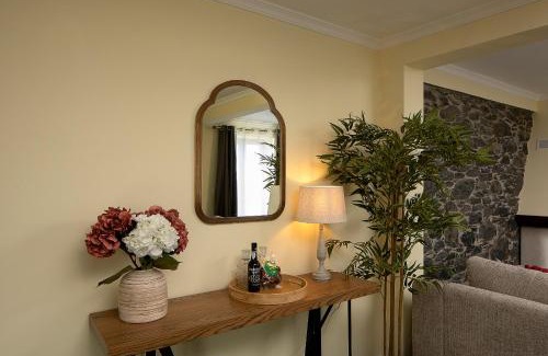 Prazeres Maison | Casa Pimenta in Fajã da Ovelha
