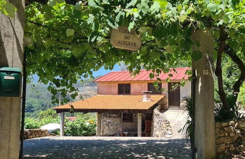 Oliveira de Frades Maison | Casa Privada com Piscina no Meio da Natureza