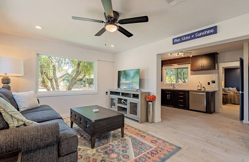 Chandler Maison | Casa Puerta Azul - Best Location!