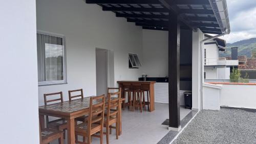 Pomerode Maison | Casa recém reformada, 3 quartos e com playground