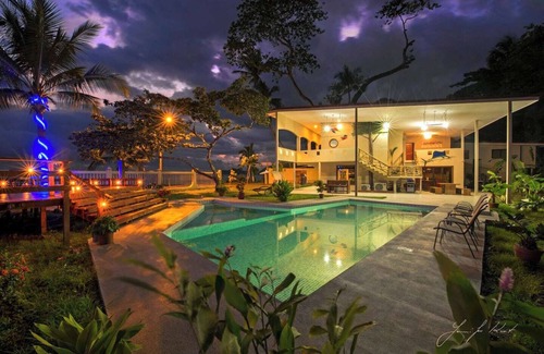 Jaco Villa | 12 BR avec 2 belles maisons en bord de mer, parfait pour les mariages, réunions, fêtes.