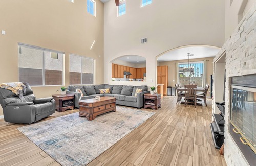 McCullough Hills Maison | Casa Rocky Star 3-bedroom 3 bath house w/AC in Henderson