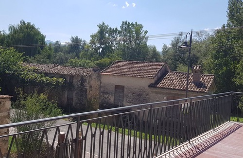 Posta Fibreno Maison | Casa Rosamari - on the Lake of Posta Fibreno, Apartment with a fireplace