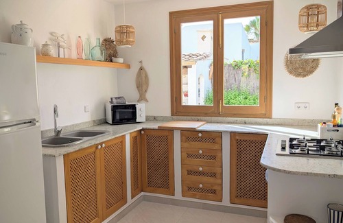 Cala Llombards Maison | Partie de la piscine de la maison Casa Roser. Cuisine extérieure avec vue sur la mer 10min z. Plage de Cala Llombards