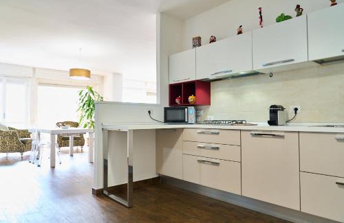 Carbonia Appartement | Casa Rosita Spazio Comfort e Relax 130mq con 3 Camere