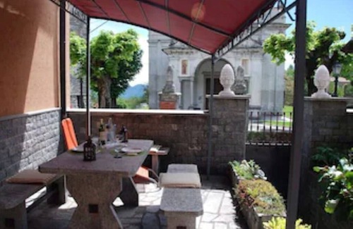 Trarego Viggiona Appartement | Casa Rossi: Vacation in the dreamy mountain village of Trarego-Viggiona above Lake Maggiore