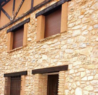 Peralejos de las Truchas Maison | Casa Rural " LA PARRA"