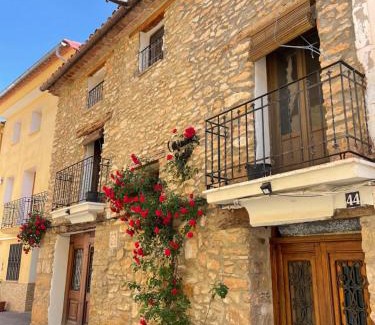 Aras de los Olmos Maison | Casa Rural Aras Apartamentos Turísticos