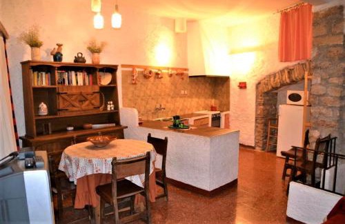 Montsonis Appartement | Casa rural con cueva - Cal Gravat
