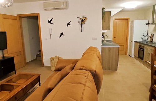 Segura de Leon Maison | Casa Rural con Chimenea en Dormitorio, y Sala de Juegos. Con Piscina en Verano!!