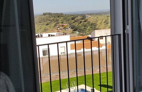 Segura de Leon Maison | Casa Rural con Chimenea en Dormitorio, y Sala de Juegos. Con Piscina en Verano!!
