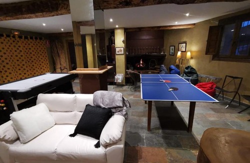 Los Rabanos Villa | Casa para grupos grandes próxima a Almazán, Soria (PARISEO)