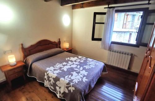 Barruera Appartement | Casa Rural con patio y BBQ en La Vall de Boí