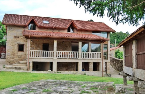 Ponteareas Maison | Casa rural con piscina